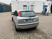 Usado Ford Focus 115 CV (84 kW) 2002 Plateado Berlina