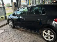 Gebraucht Toyota Auris 132 PS (97 kW) 2012 Schwarz Kleinwagen