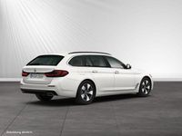 Gebraucht BMW 520 Efficient Dynamics 190 PS (139 kW) 2022 Mineralweiß metallic Kombi