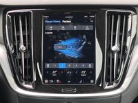 Gebraucht Volvo V60 398 PS (292 kW) 2023 Platinum grey / metallic Kombi