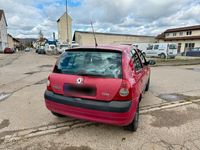 Gebraucht Renault Clio II 75 PS (55 kW) 2001 Rot Kleinwagen