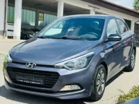 Gebraucht Hyundai i20 Passion 101 PS (74 kW) 2018 Grau Limousine
