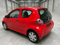 Gebraucht Toyota Aygo 71 PS (52 kW) 2010 Rot Kleinwagen