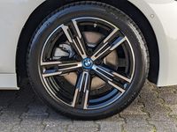Gebraucht BMW 320e M Sport 204 PS (150 kW) 2023 Weiss Limousine