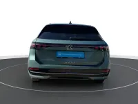Gebraucht VW Passat Elegance 150 PS (110 kW) 2024 Grün Kombi