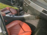 Gebraucht BMW 320 185 PS (136 kW) 2010 Grau Kombi