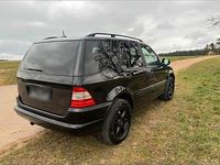 Gebraucht Mercedes ML430 279 PS (205 kW) 2001 Schwarz SUV