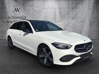 Gebraucht Mercedes C220 200 PS (147 kW) 2023 Weiß Limousine