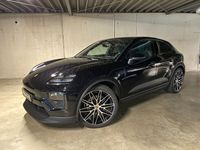 Gebraucht Porsche Macan 264 kW (360 PS) 2024 Tiefschwarzmetallic SUV