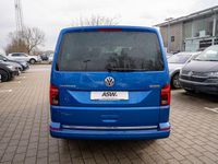 Gebraucht VW Multivan Highline 204 PS (150 kW) 2022 Ravennablau metallic Van