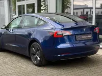 Gebraucht Tesla Model 3 Standard Range 208 kW (283 PS) 2022 Deep blue metallic Limousine