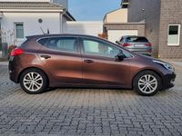 Gebraucht Kia Ceed 128 PS (94 kW) 2014 Braun Kleinwagen