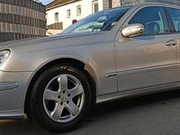 Gebraucht Mercedes E240 Avantgarde 177 PS (130 kW) 2002 Silber Limousine
