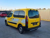 Gebraucht Peugeot Partner Tepee Outdoor 92 PS (67 kW) 2013 Gelb Van / Kleinbus