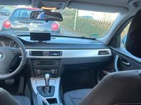 Gebraucht BMW 320 177 PS (130 kW) 2008 Grau Kombi