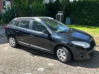 Gebraucht Renault Mégane Dynamique 106 PS (77 kW) 2011 Schwarz Limousine