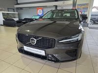 Gebraucht Volvo V60 Plus 197 PS (144 kW) 2023 Platinum grey Kombi
