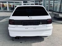 Second-hand Opel Astra 116 CP (85 kW) 1995 Alb Coupe