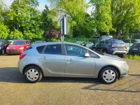 Gebraucht Opel Astra Design Edition 116 PS (85 kW) 2011 Silber Limousine