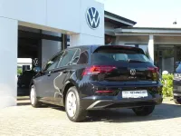 Gebraucht VW Golf VIII Life 110 PS (80 kW) 2022 Schwarz Limousine