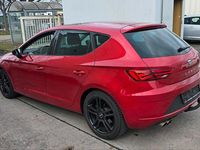 Używany Seat Leon FR 150 KM (110 kW) 2017 Czerwony Sedan/Limuzyna