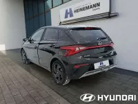 Neu Hyundai i20 Blackline 101 PS (74 kW) 2026 Schwarz Kleinwagen