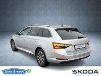 Gebraucht Skoda Superb Style 200 PS (147 kW) 2023 Brillantsilber metallic Kombi