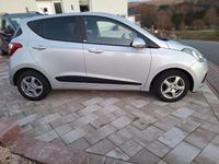 Gebraucht Hyundai i10 Passion 67 PS (49 kW) 2016 Silber Kleinwagen