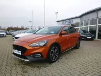 Używany Ford Focus Active 150 KM (110 kW) 2019 Pomarańczowy Sedan/Limuzyna