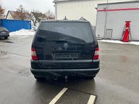 Gebraucht Mercedes ML270 163 PS (119 kW) 2002 Schwarz SUV