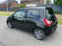 Używany Renault Twingo Expression 75 KM (55 kW) 2013 Czarny Hatchback