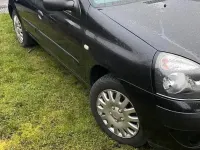 Używany Renault Clio II 75 KM (55 kW) 2004 Czarny Sedan/Limuzyna