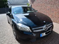 Gebraucht Mercedes A180 109 PS (80 kW) 2014 Schwarz Kleinwagen