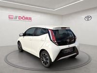 Gebraucht Toyota Aygo X-play 69 PS (50 kW) 2017 Pianosaweiß Kleinwagen
