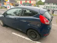 Second-hand Ford Fiesta 75 CP (55 kW) 2015 Albastru Hatchback