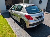 Gebraucht Peugeot 207 73 PS (53 kW) 2009 Silber Limousine