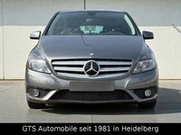 Gebraucht Mercedes B200 156 PS (114 kW) 2012 Grau Van / Kleinbus