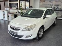 Gebraucht Opel Astra Design Edition 101 PS (74 kW) 2012 Weiß Limousine