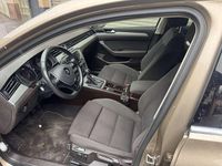 Gebraucht VW Passat 190 PS (139 kW) 2016 Sand gold metallic Kombi