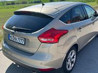 Używany Ford Focus Titanium 150 KM (110 kW) 2015 Złoty Sedan/Limuzyna