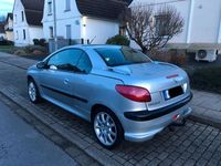 gebraucht Peugeot 206 CC Cabrio 1,6i /2.Hand/Servo/Klima/Alu/AHK/TÜV 02/2026