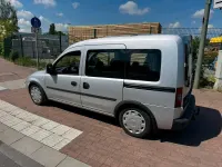 Używany Opel Combo 75 KM (55 kW) 2008 Srebrny Minivan