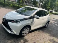 Gebraucht Toyota Aygo 69 PS (50 kW) 2017 Weiß Kleinwagen