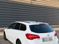 Gebraucht Opel Astra 125 PS (91 kW) 2012 Weiß Kombi