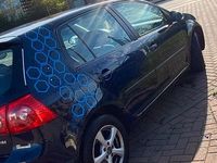 Gebraucht VW Golf V 119 PS (87 kW) 2004 Blau Kleinwagen