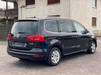 Second-hand VW Sharan 140 CP (102 kW) 2011 Negru Monovolum