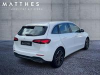 Gebraucht Mercedes B200 150 PS (110 kW) 2024 Weiß Van / Kleinbus