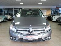 Gebraucht Mercedes B200 156 PS (114 kW) 2014 Grau Van / Kleinbus