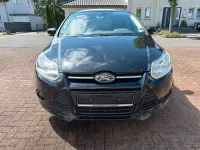 Gebraucht Ford Focus 105 PS (77 kW) 2011 Schwarz Kombi