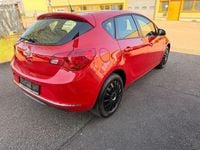 Gebraucht Opel Astra Selection 116 PS (85 kW) 2015 Rot Limousine